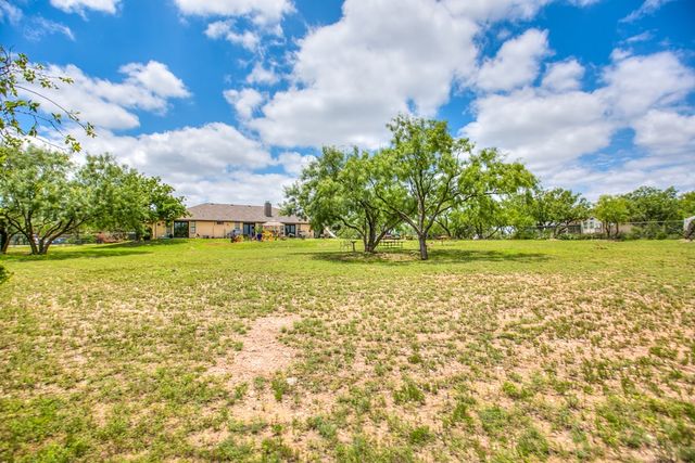 248 Edinburgh Rd, San Angelo, TX 76901