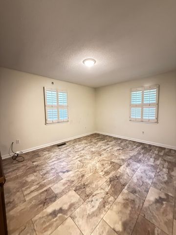 8905 Apison Pike, Ooltewah, TN 37363