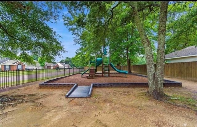 1994 Post Oak Court, Mobile, AL 36695