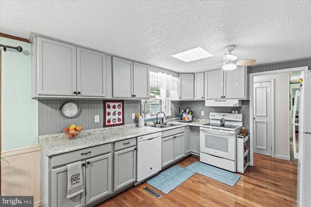 604 STRATFORD CIR, Locust Grove, VA 22508