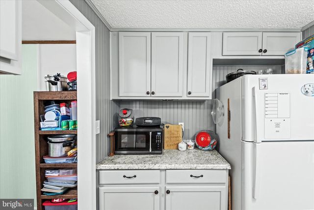 604 STRATFORD CIR, Locust Grove, VA 22508