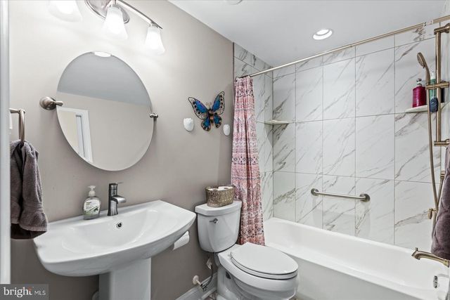 604 STRATFORD CIR, Locust Grove, VA 22508