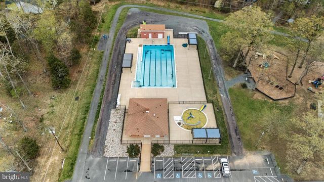 604 STRATFORD CIR, Locust Grove, VA 22508