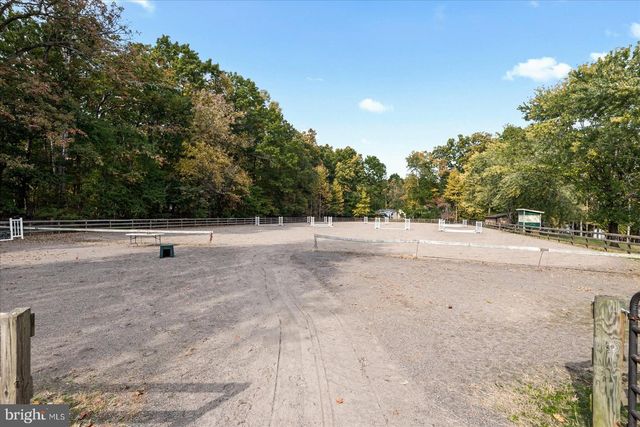 604 STRATFORD CIR, Locust Grove, VA 22508