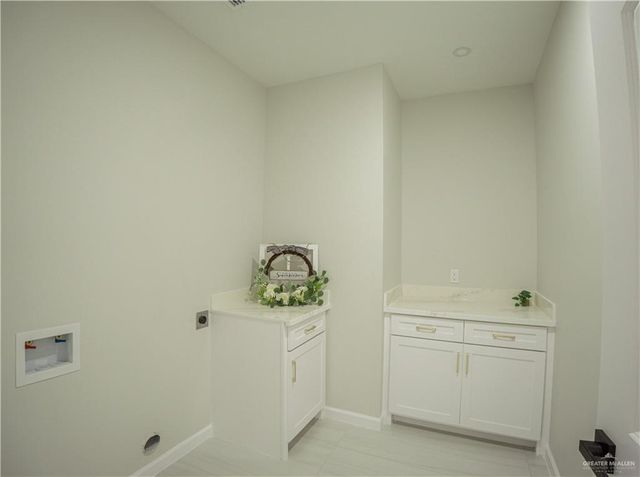 17878 Redwood Street, Combes, TX 78552