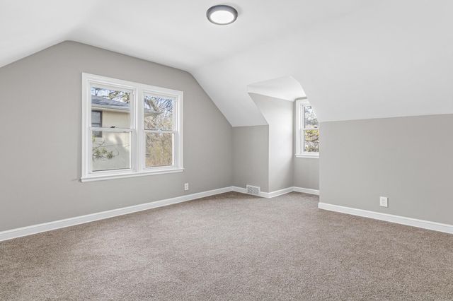 703 16th Avenue N, South Saint Paul, MN 55075