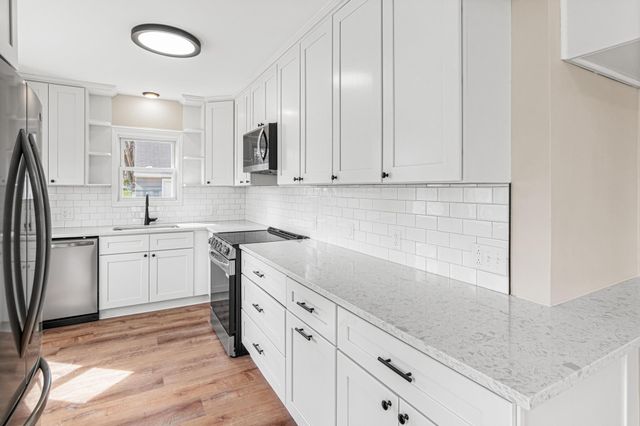 703 16th Avenue N, South Saint Paul, MN 55075