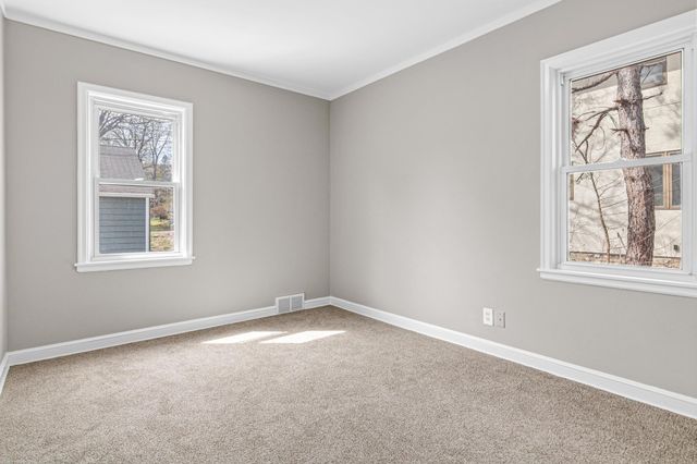 703 16th Avenue N, South Saint Paul, MN 55075