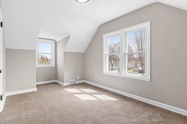 703 16th Avenue N, South Saint Paul, MN 55075