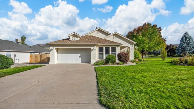 18 Willow Creek Court, Battlement Mesa, CO 81635