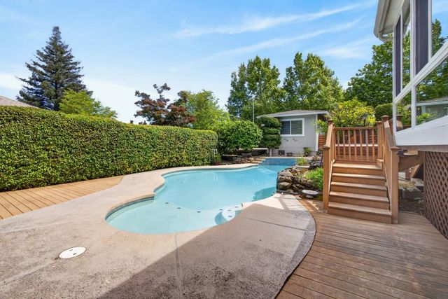 8509 Hans Engel Way, Fair Oaks, CA 95628