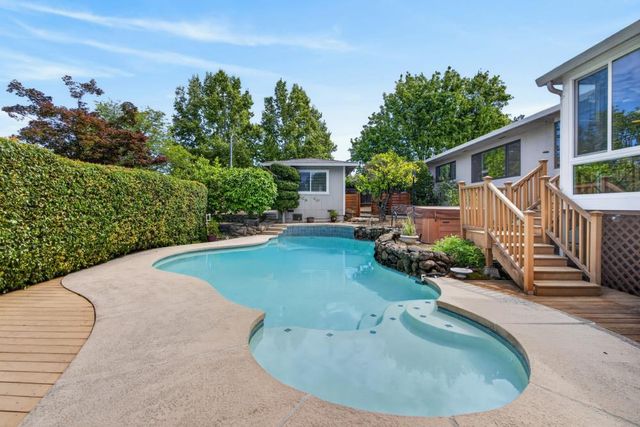 8509 Hans Engel Way, Fair Oaks, CA 95628