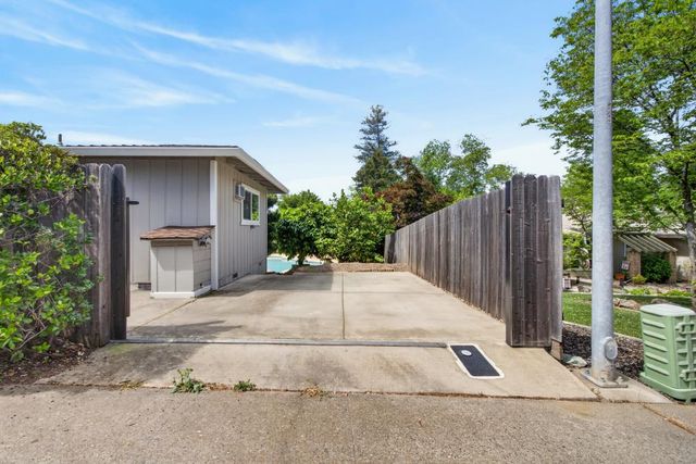 8509 Hans Engel Way, Fair Oaks, CA 95628