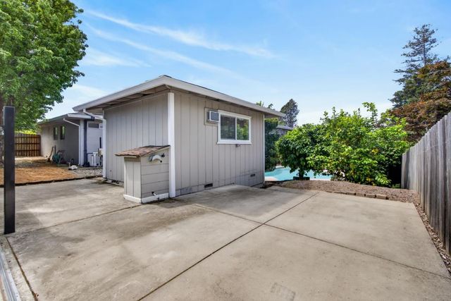 8509 Hans Engel Way, Fair Oaks, CA 95628