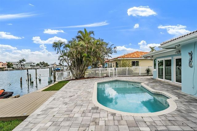11425 5TH STREET E, Treasure Island, FL 33706