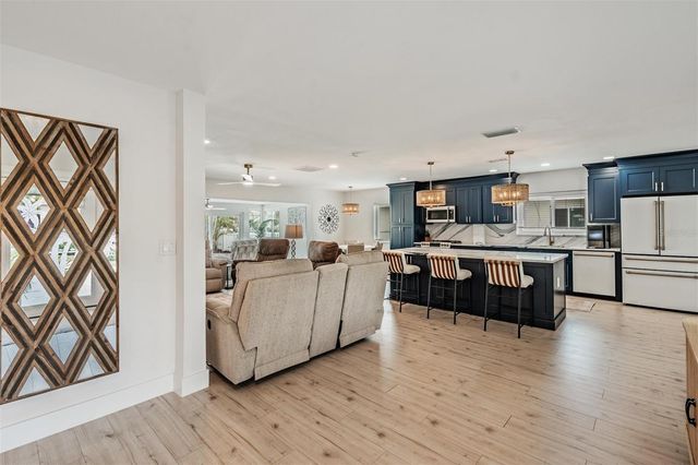 11425 5TH STREET E, Treasure Island, FL 33706