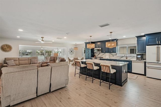 11425 5TH STREET E, Treasure Island, FL 33706