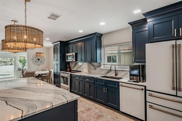 11425 5TH STREET E, Treasure Island, FL 33706