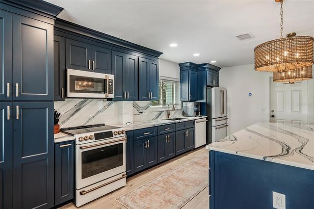 11425 5TH STREET E, Treasure Island, FL 33706