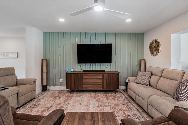 11425 5TH STREET E, Treasure Island, FL 33706