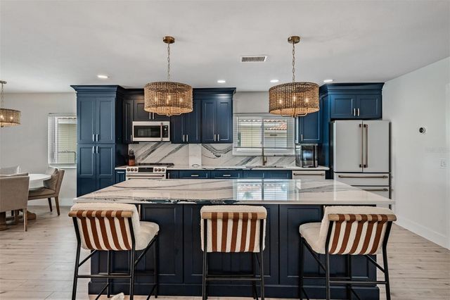 11425 5TH STREET E, Treasure Island, FL 33706