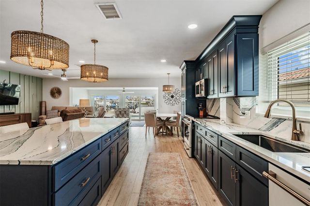 11425 5TH STREET E, Treasure Island, FL 33706