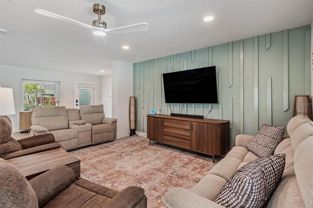 11425 5TH STREET E, Treasure Island, FL 33706