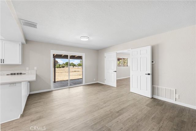10157 E Avenue R8, Littlerock, CA 93543