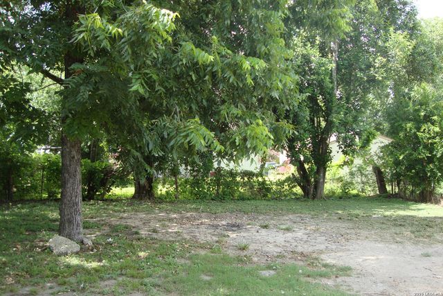 136 E DULLNIG CT, San Antonio, TX 78223