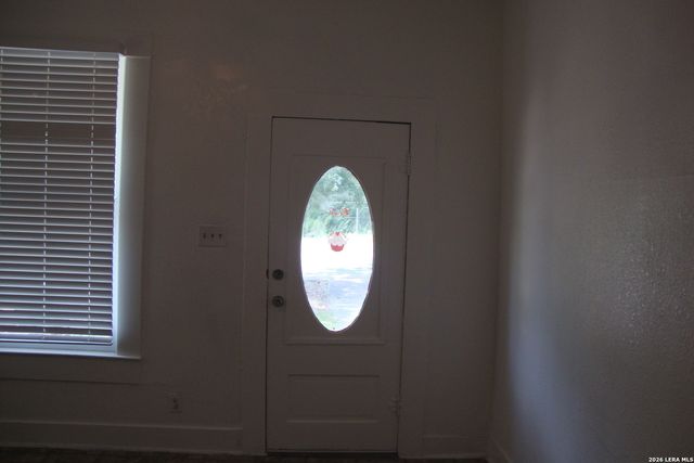 136 E DULLNIG CT, San Antonio, TX 78223