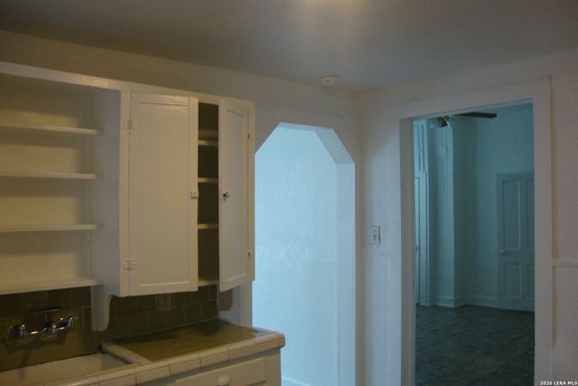 136 E DULLNIG CT, San Antonio, TX 78223