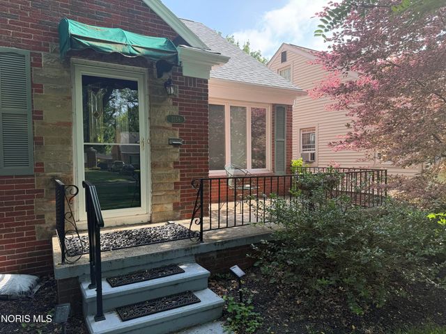3158 Heatherdowns Boulevard, Toledo, OH 43614