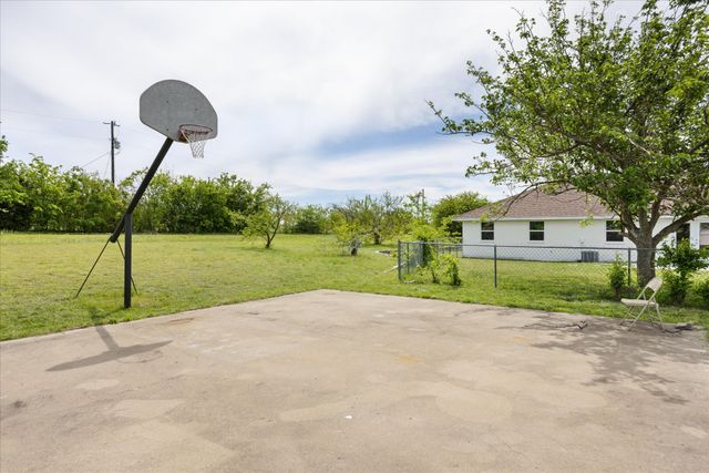117 Paige Street, Weatherford, TX 76088