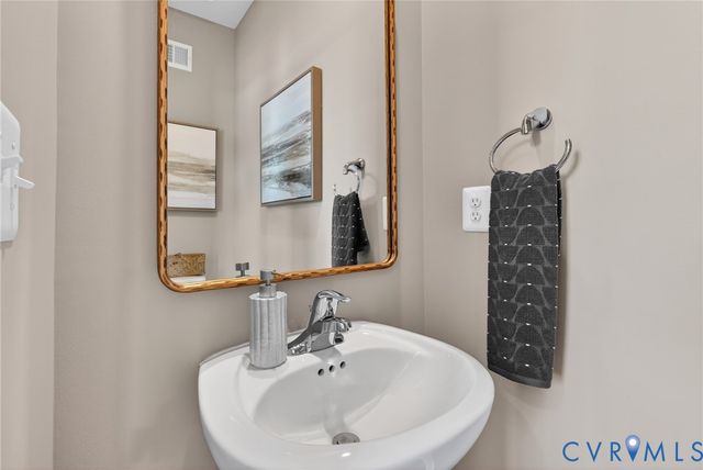 6035 Blue Iris Rd, Richmond, VA 23224