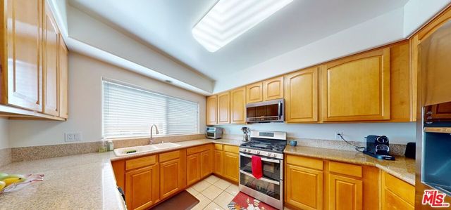 620 E Palm Avenue 204, Burbank, CA 91501