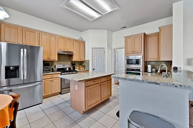 18 Equestrian Court, Mansfield, TX 76063