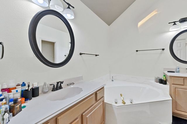 18 Equestrian Court, Mansfield, TX 76063