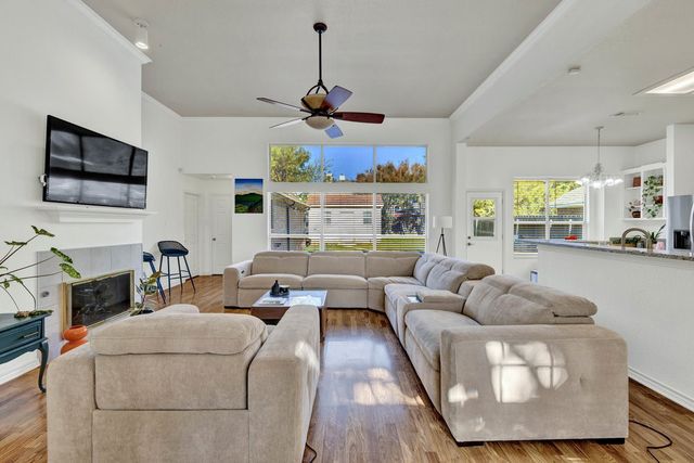 18 Equestrian Court, Mansfield, TX 76063