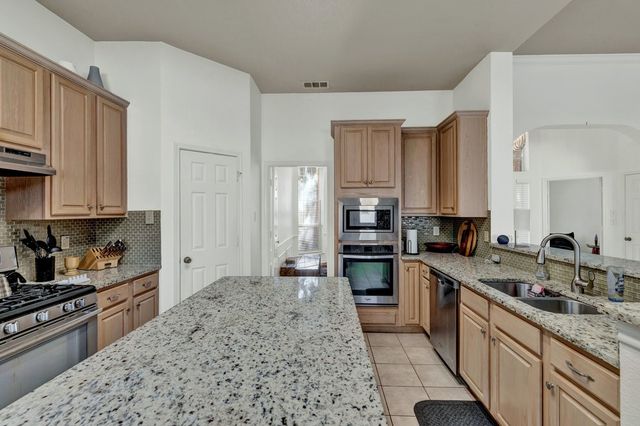 18 Equestrian Court, Mansfield, TX 76063