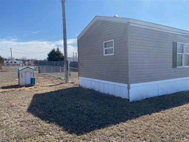 320 Lakeview Avenue, Apache, OK 73006