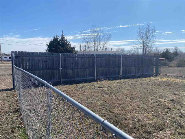 320 Lakeview Avenue, Apache, OK 73006
