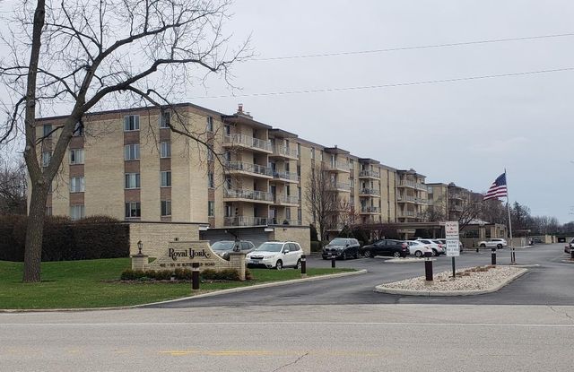 110 W Butterfield Road 405S, Elmhurst, IL 60126