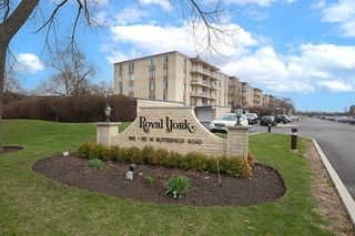 110 W Butterfield Road 405S, Elmhurst, IL 60126