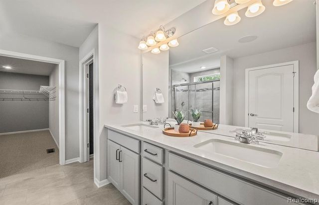 635 Gretchen Lane, Saline, MI 48176