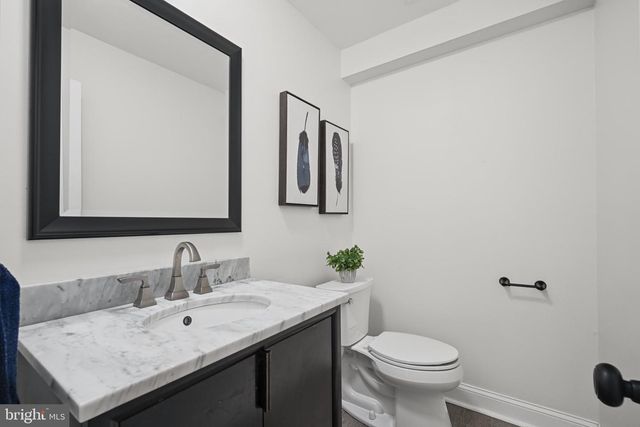 5319 STONINGTON DR, Fairfax, VA 22032
