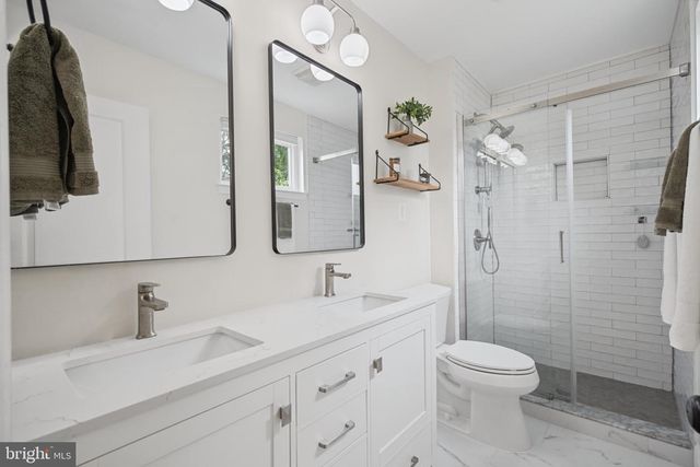 5319 STONINGTON DR, Fairfax, VA 22032