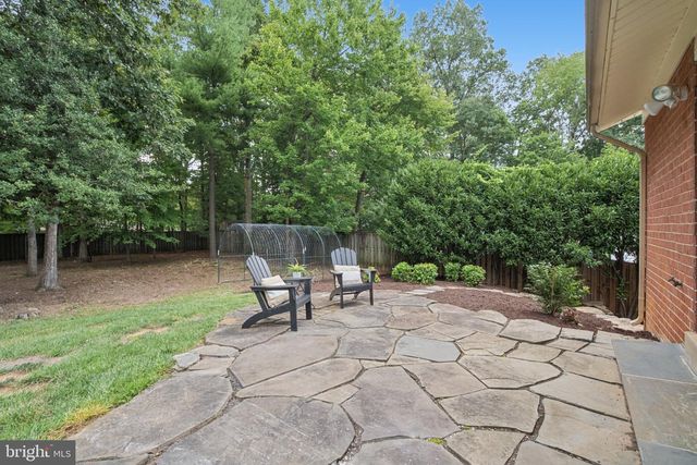 5319 STONINGTON DR, Fairfax, VA 22032