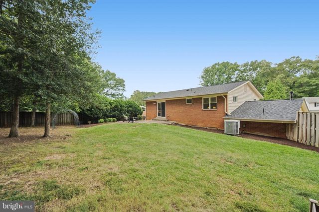 5319 STONINGTON DR, Fairfax, VA 22032