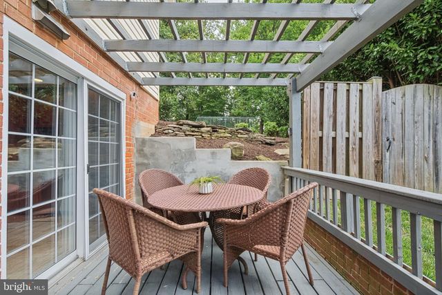 5319 STONINGTON DR, Fairfax, VA 22032