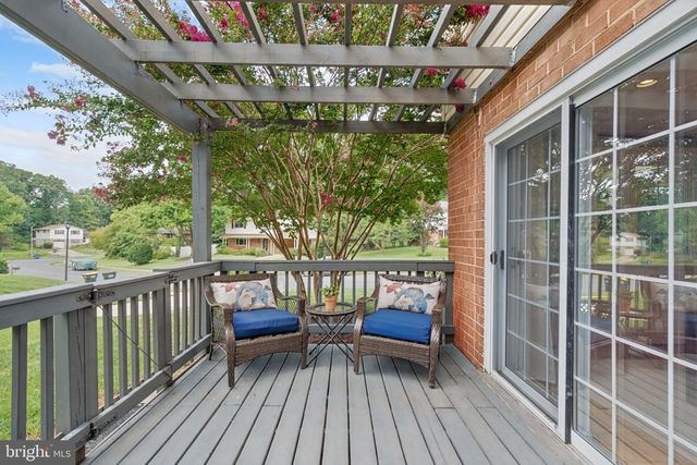 5319 STONINGTON DR, Fairfax, VA 22032
